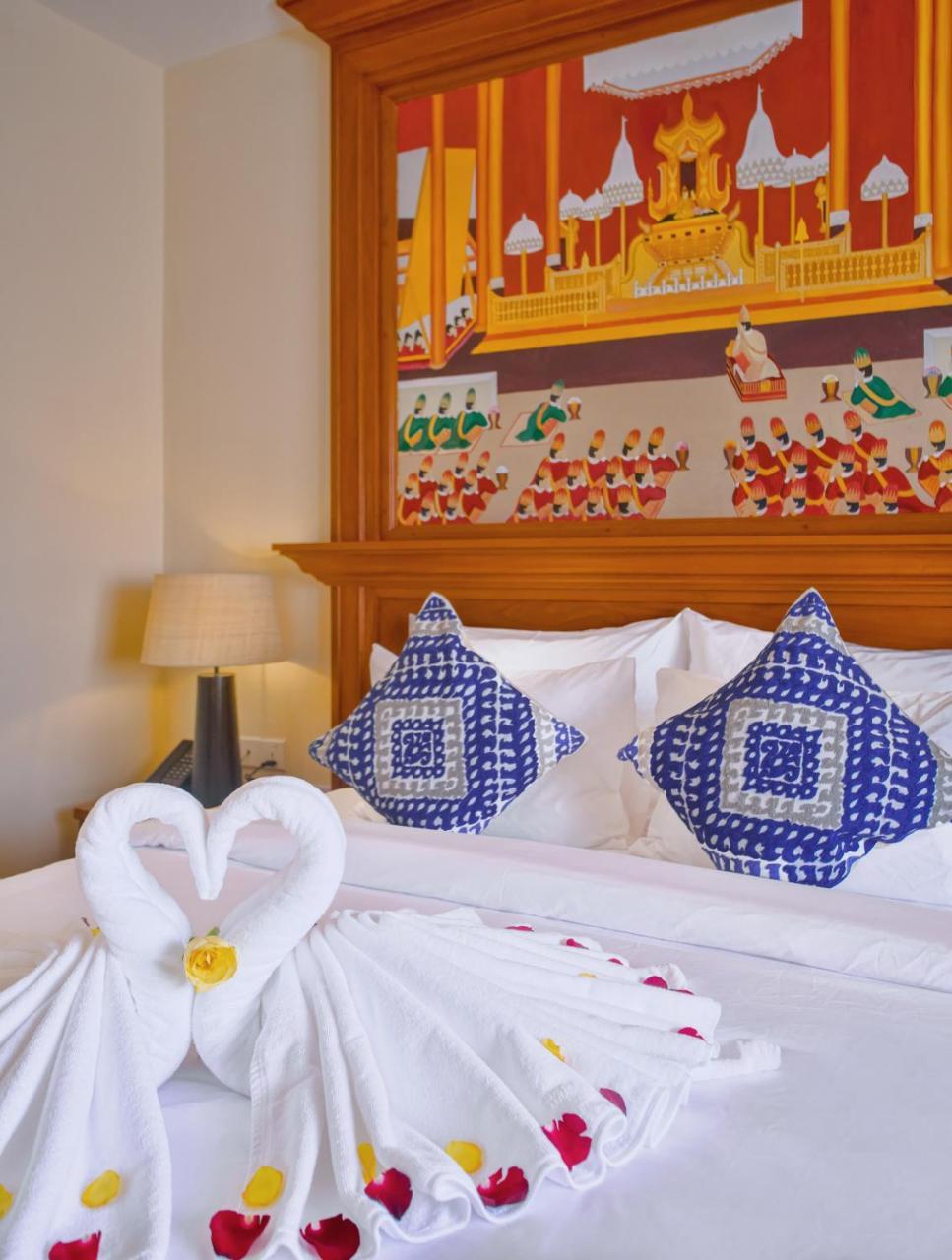 Sunset Palace View Suites Mandalay Bagian luar foto