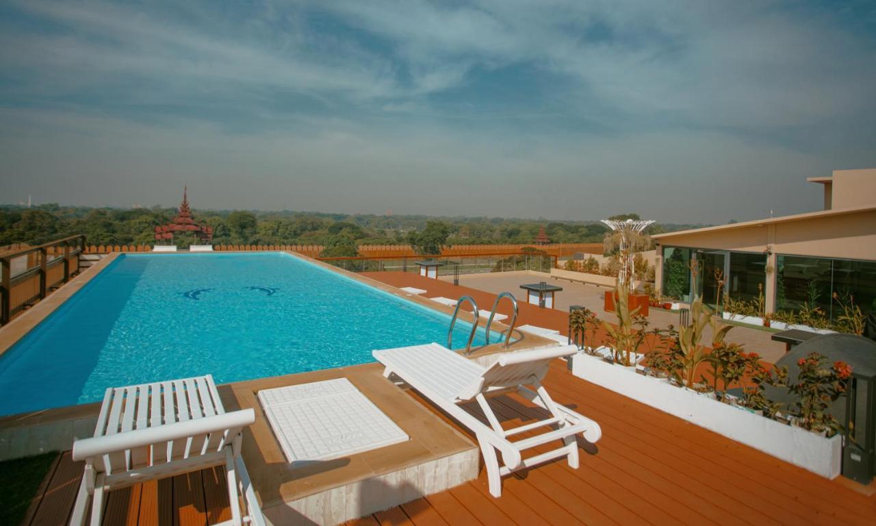 Sunset Palace View Suites Mandalay Bagian luar foto
